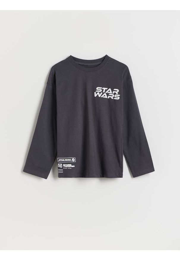 Reserved - Longsleeve Star Wars - ciemnoszary. Kolor: szary. Materiał: bawełna, dzianina. Długość rękawa: długi rękaw. Wzór: motyw z bajki