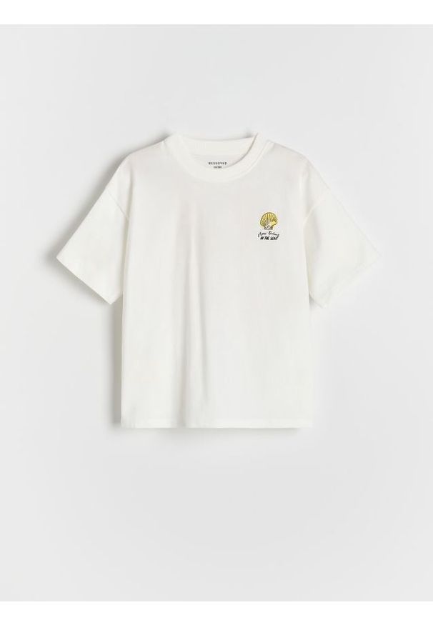 Reserved - T-shirt z nadrukiem na plecach - złamana biel. Materiał: bawełna. Wzór: nadruk