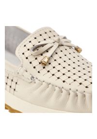 Półbuty damskie Artiker, cholewka ze skóry naturalnej pleciona struktura wsuwany fason, beżowe, 56C1852. Kolor: beżowy. Materiał: skóra. Szerokość cholewki: normalna #4