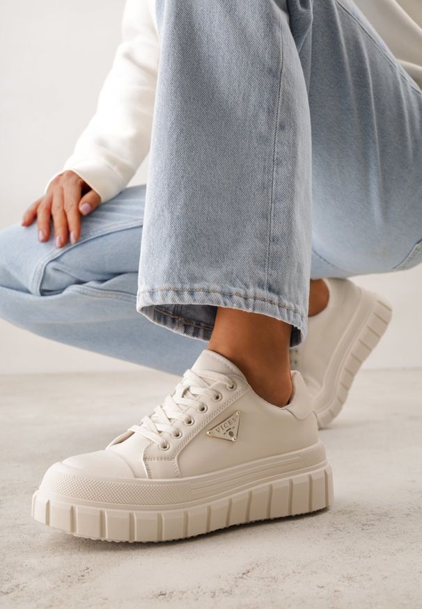 Born2be - Beżowe Casualowe Sneakersy VICES na Grubej Podeszwie z Tłoczeniami Therelle. Okazja: na co dzień. Kolor: beżowy. Materiał: jeans, dzianina