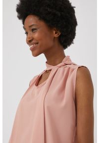 Answear Lab bluzka damska kolor różowy gładka. Okazja: na co dzień. Kolor: różowy. Materiał: tkanina. Wzór: gładki. Styl: wakacyjny #4