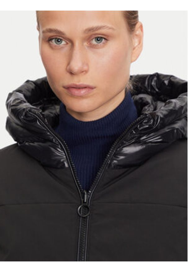 Geox Kurtka zimowa Zosma W4628A TC191 F0284 Czarny Regular Fit. Kolor: czarny. Materiał: syntetyk. Sezon: zima