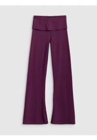 4f - 4F Legginsy z rozszerzanymi nogawkami damskie - fioletowe L. Okazja: na co dzień. Kolor: fioletowy. Materiał: skóra, materiał. Styl: casual, elegancki #1