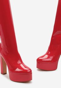 Renee - Czerwone Kozaki na Wysokim Słupku i Platformie Gussa. Nosek buta: okrągły. Zapięcie: zamek. Kolor: czerwony. Materiał: lakier. Sezon: jesień, zima. Obcas: na platformie. Wysokość obcasa: średni #4