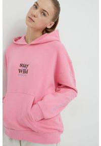 Femi Stories bluza damska kolor różowy z kapturem z aplikacją. Typ kołnierza: kaptur. Kolor: różowy. Długość rękawa: długi rękaw. Długość: długie. Wzór: aplikacja #1