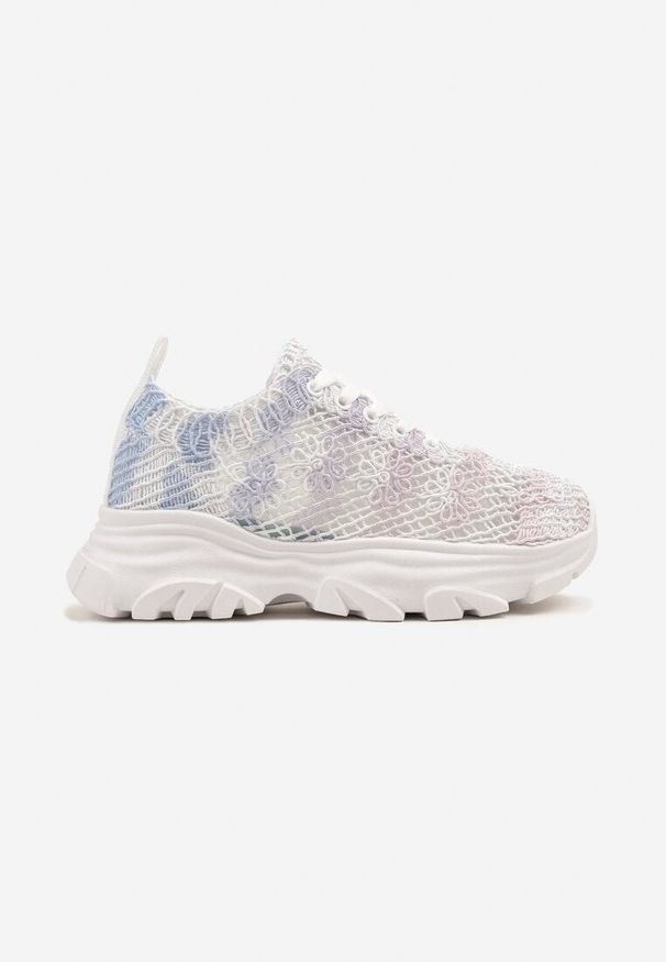 Renee - Biało-Niebieskie Sneakersy Ozdobione Siateczką Toliselle. Okazja: na co dzień. Kolor: biały. Materiał: jeans. Wzór: aplikacja