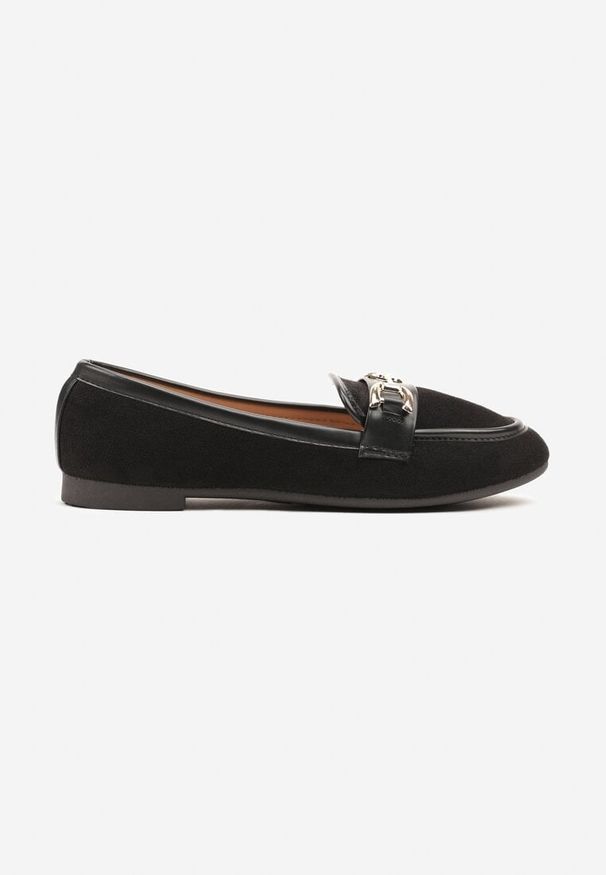 Born2be - Czarne Mokasyny z Imitacji Zamszu Zdobione Elegancką Klamerką Nusathia. Okazja: na spacer. Nosek buta: okrągły. Kolor: czarny. Materiał: zamsz. Wzór: aplikacja. Obcas: na obcasie. Styl: elegancki. Wysokość obcasa: niski