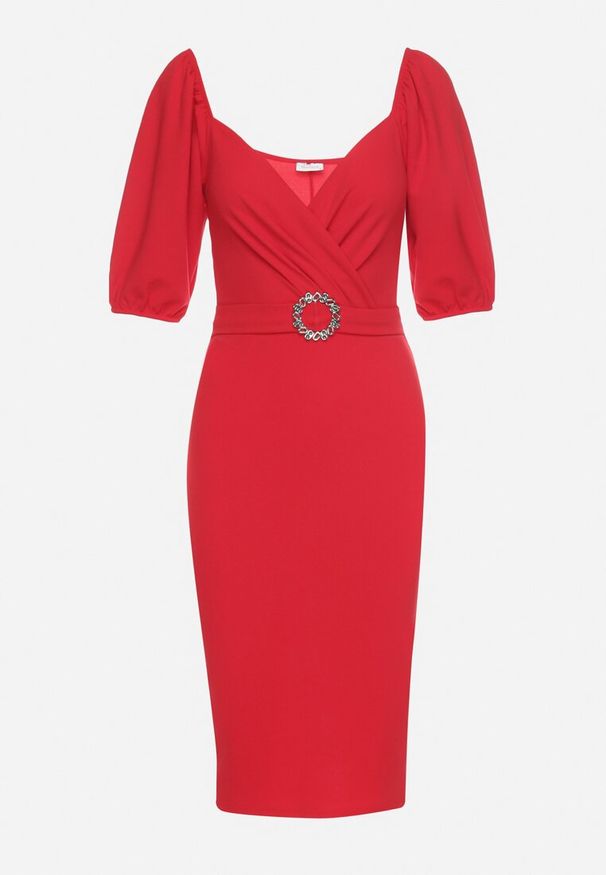 Born2be - Czerwona Sukienka Dopasowana z Paskiem i Klamrą w Talii oraz Bufiastymi Rękawami Lurdia. Okazja: na ślub cywilny, na wesele. Kolor: czerwony. Wzór: aplikacja. Styl: elegancki