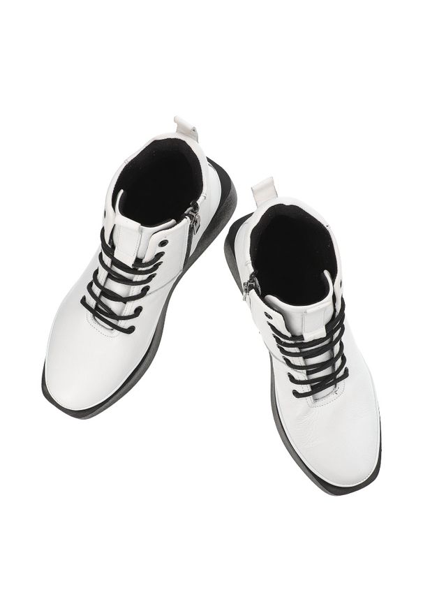 Białe Botki Artiker Stylowe Obuwie Damskie. Kolor: biały. Materiał: materiał. Styl: elegancki