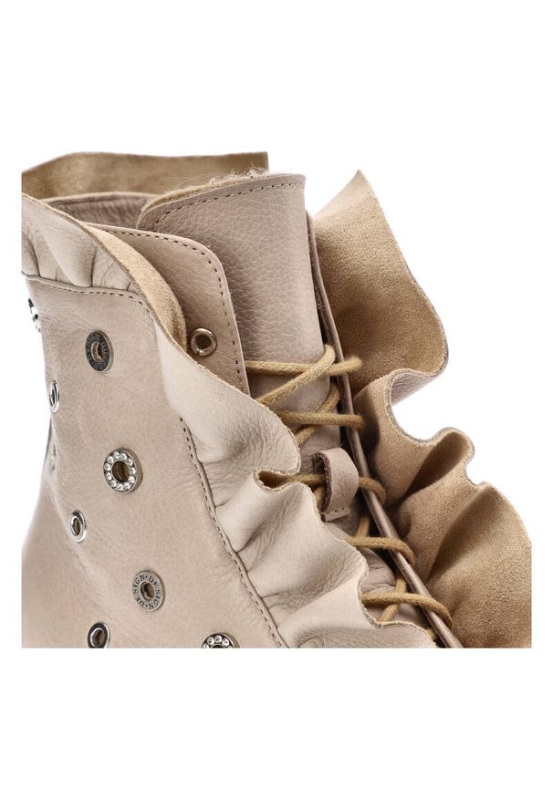 Beżowe Botki Armodo Eleganckie Buty Damskie. Okazja: na co dzień. Kolor: beżowy. Materiał: skóra. Sezon: jesień. Obcas: na obcasie. Styl: elegancki. Wysokość obcasa: niski