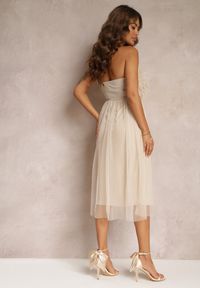 Renee - Beżowa Tiulowa Sukienka bez Ramiączek z Falbankami Tremone. Typ kołnierza: kołnierz z falbankami. Kolor: beżowy. Materiał: tiul. Długość rękawa: bez ramiączek #3