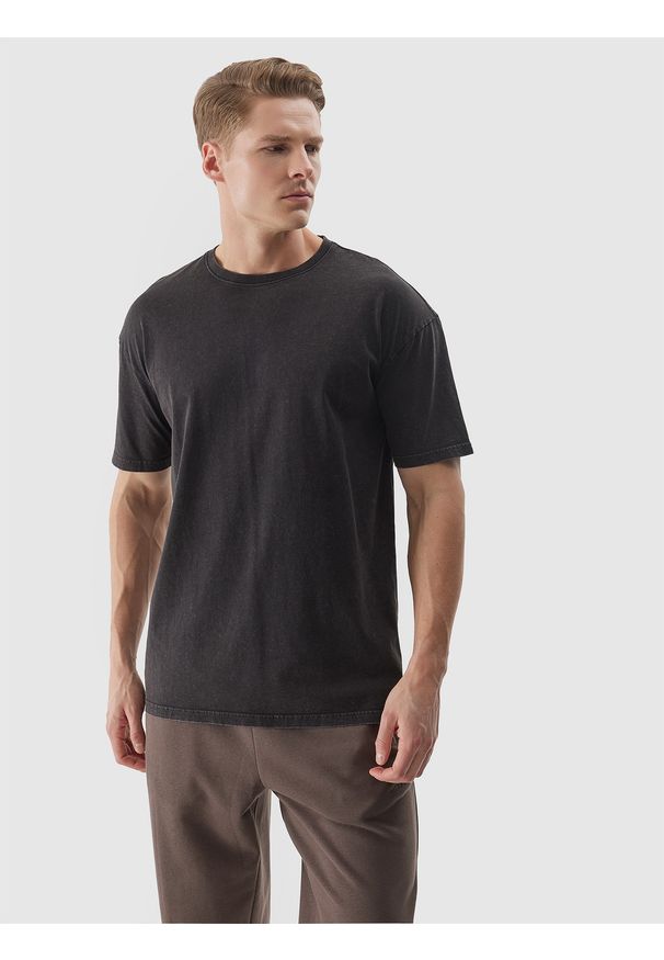 4f - T-shirt oversize gładki męski - czarny. Okazja: na co dzień. Kolor: czarny. Materiał: jersey, bawełna, dzianina. Długość rękawa: krótki rękaw. Długość: krótkie. Wzór: gładki. Styl: casual, sportowy