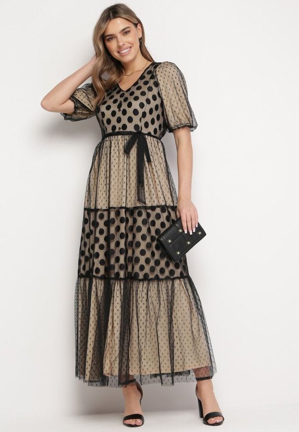 Born2be - Beżowo-Czarna Tiulowa Sukienka Maxi z Paskiem Falbankami i Bufiastymi Rękawami Zelari. Typ kołnierza: kołnierz z falbankami. Kolor: beżowy. Materiał: tiul. Długość: maxi