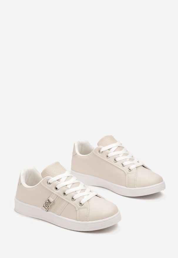 Born2be - Beżowe Sneakersy przed Kostkę z Ozdobną Klamrą Vilorea. Okazja: na co dzień. Wysokość cholewki: przed kostkę. Zapięcie: klamry. Kolor: beżowy. Materiał: materiał. Szerokość cholewki: normalna