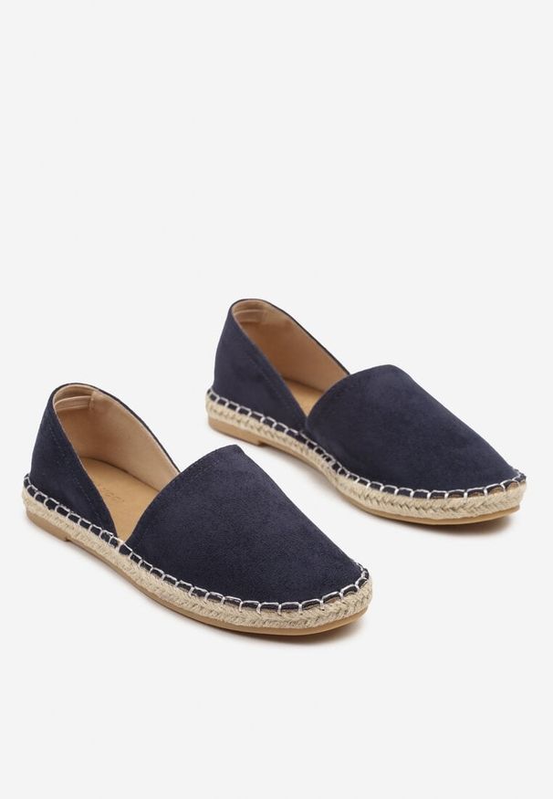 Renee - Granatowe Espadryle Ozdobione Wyciętą Cholewką i Plecionką Wommea. Okazja: na co dzień. Zapięcie: bez zapięcia. Kolor: niebieski. Szerokość cholewki: normalna. Wzór: aplikacja. Sezon: lato, wiosna. Obcas: na płaskiej podeszwie. Styl: elegancki, casual