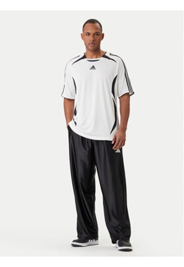 Adidas - adidas T-Shirt adicolor Teamgeist KD5852 Biały Regular Fit. Kolor: biały. Materiał: syntetyk