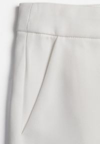 Renee - Białe Klasyczne Spodnie VICES Garniturowe High Waist Dimaia. Okazja: na komunię, na co dzień, na imprezę, do pracy, na spotkanie biznesowe. Stan: podwyższony. Kolor: biały. Styl: klasyczny #3