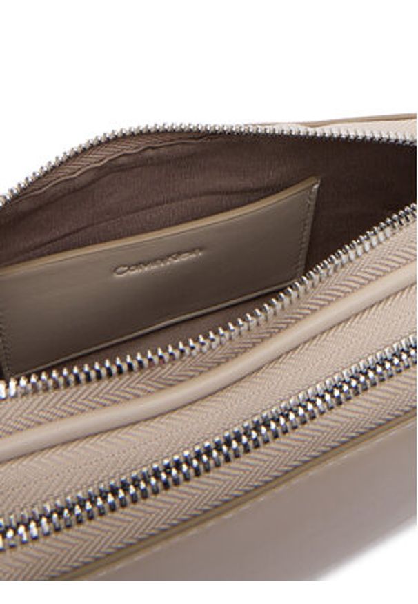 Calvin Klein Torebka Webbing Double Strap Camera Bag LV04F3165G Beżowy. Kolor: beżowy. Materiał: skórzane