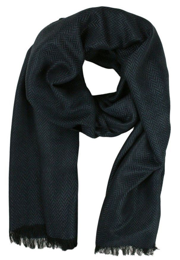 Lekki Szalik Wiosenno-Jesienny - Teer - Granatowa Jodełka. Okazja: na spacer. Kolor: niebieski. Materiał: poliester, wiskoza. Wzór: jodełka. Sezon: wiosna, jesień. Styl: elegancki