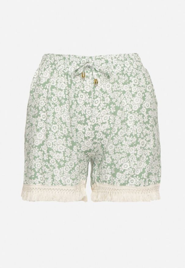 Born2be - Jasnozielone Luźne Wiskozowe Szorty w Kwiaty z Gumką w Pasie Ozdobione Frędzlami Nalifea. Kolor: zielony. Materiał: wiskoza. Wzór: aplikacja, kwiaty. Styl: boho