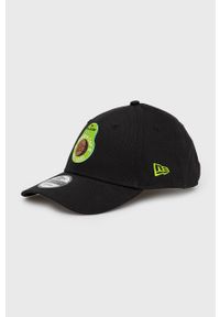 New Era czapka kolor czarny z aplikacją. Kolor: czarny. Wzór: aplikacja