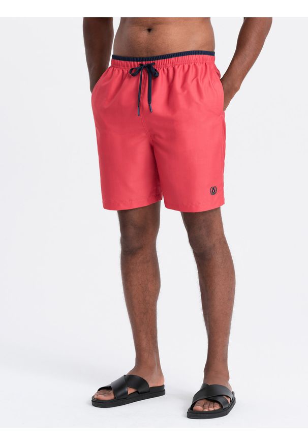 Ombre Clothing - Męskie spodenki kąpielówki z dwukolorowym ściągaczem – koralowe V4. Okazja: na plażę. Kolor: pomarańczowy. Materiał: materiał, poliester. Wzór: jednolity, haft. Sezon: lato