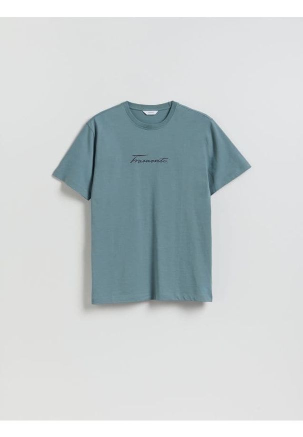 Reserved - T-shirt regular z nadrukiem - zielony. Kolor: zielony. Materiał: dzianina, bawełna. Wzór: nadruk