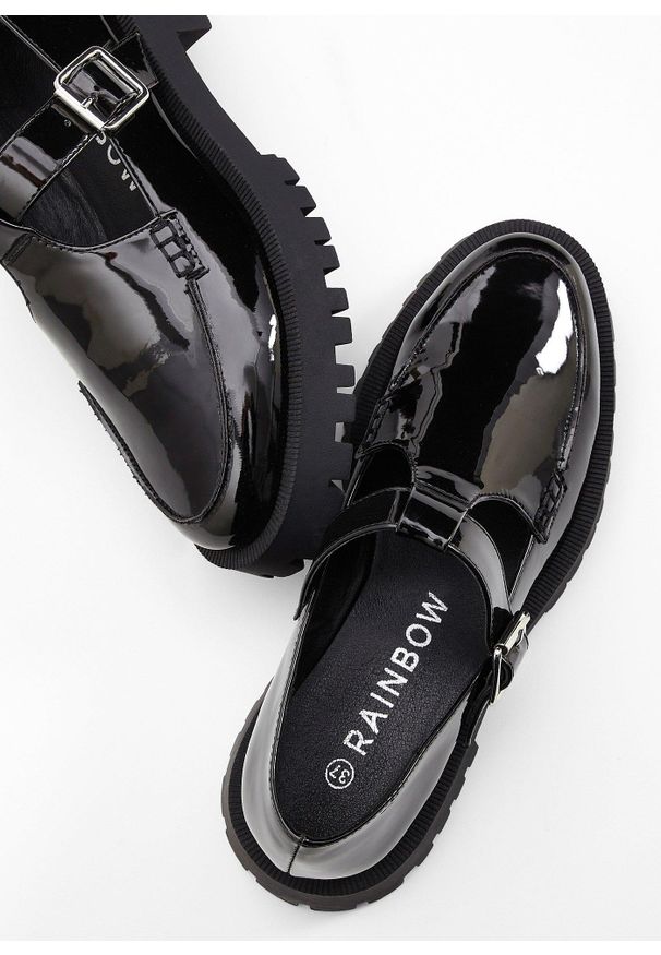 bonprix - Loafersy chunky z wycięciami. Kolor: czarny. Materiał: lakier