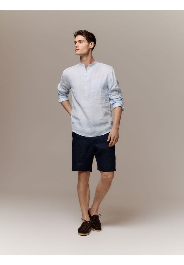 Reserved - Lniana koszula regular fit - jasnoniebieski. Kolor: niebieski. Materiał: len