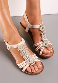 Renee - Beżowe Sandały z Kwiatami w Cyrkonie na Koturnie Asina. Kolor: beżowy. Wzór: kwiaty. Sezon: lato. Obcas: na koturnie #5