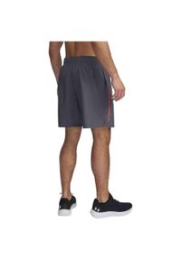 Spodenki Under Armour Woven Wordmark. Kolor: szary. Sport: fitness