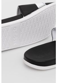 Adidas - adidas klapki Adilette GV9712 męskie kolor czarny. Kolor: czarny. Materiał: materiał. Obcas: na obcasie. Wysokość obcasa: niski #2