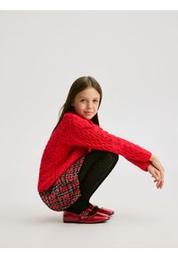 Reserved - Tweedowe szorty - czerwony. Kolor: czerwony. Materiał: wełna, dzianina #1