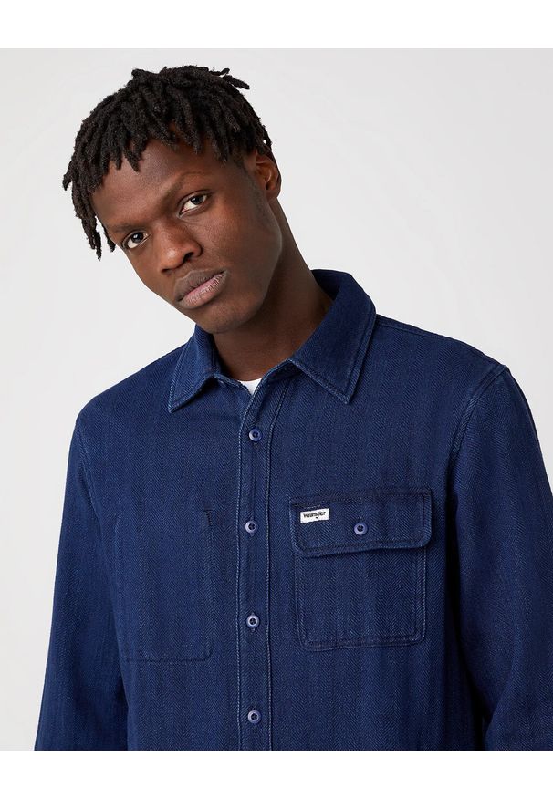 Wrangler - MĘSKA KOSZULA JEANSOWA WRANGLER LS OVERSHIRT DARK INDIGO W5J8N3X1E 112130194. Materiał: jeans