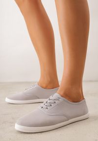 Born2be - Szare Tenisówki na Płaskiej Podeszwie ze Sznurowaniem i Okrągłym Noskiem Ezoma. Wysokość cholewki: przed kostkę. Nosek buta: okrągły. Kolor: szary. Wzór: kropki. Obcas: na płaskiej podeszwie #1