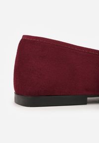 Renee - Bordowe Balerinki z Imitacji Zamszu o Fasonie Mary Jane z Cyrkoniową Klamrą Ireltise. Okazja: na co dzień. Zapięcie: klamry. Kolor: czerwony. Materiał: zamsz. Wzór: aplikacja. Styl: glamour, casual, klasyczny, elegancki #4