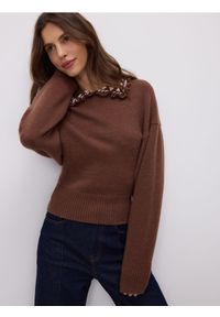 Reserved - Sweter z kołnierzykiem - ciemnobrązowy. Kolor: brązowy. Materiał: dzianina, wełna #1