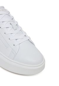 TOMMY HILFIGER - Tommy Hilfiger Sneakersy Chic Platform Gold FW0FW08817 Biały. Kolor: biały. Materiał: skóra. Obcas: na platformie