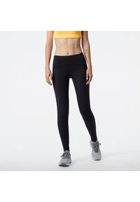Spodnie New Balance WP21273BK – czarne. Kolor: czarny. Materiał: materiał. Wzór: napisy. Sport: bieganie, fitness