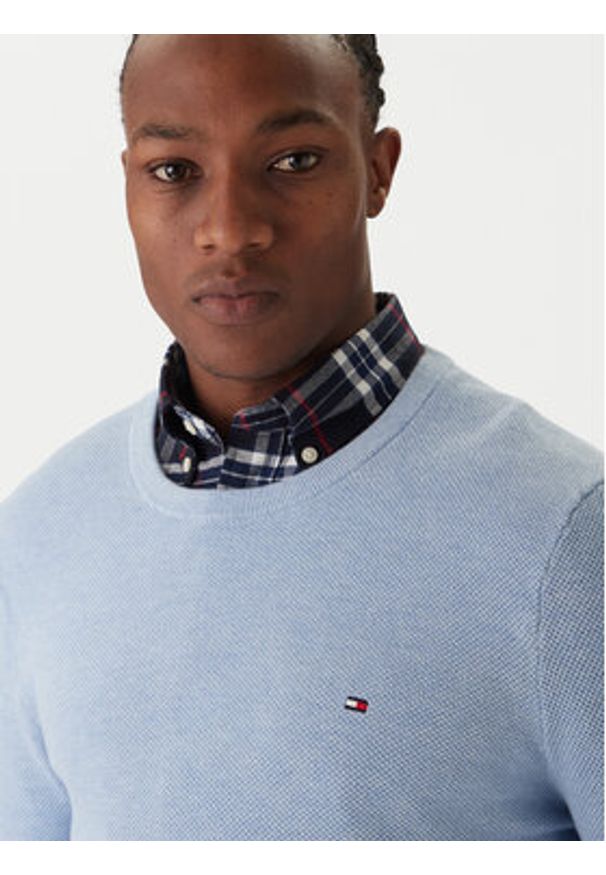 TOMMY HILFIGER - Tommy Hilfiger Sweter Essential MW0MW36347 Błękitny Regular Fit. Kolor: niebieski. Materiał: bawełna