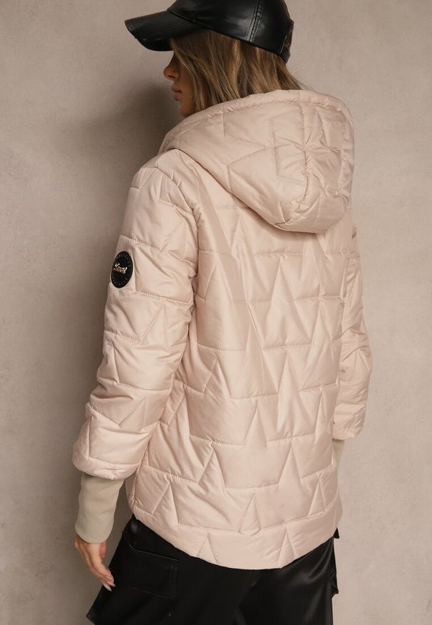 Renee - Złoto-Różowa Kurtka z Pikowanymi Przeszyciami Kapturem i Warstwowymi Rękawami Tulamia. Okazja: na co dzień. Kolor: złoty. Materiał: jeans. Styl: casual