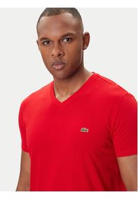 Lacoste T-Shirt TH6710 Czerwony Regular Fit. Kolor: czerwony. Materiał: bawełna #3