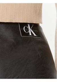 Calvin Klein Jeans Spódnica z imitacji skóry J20J222554 Czarny Regular Fit. Kolor: czarny. Materiał: skóra
