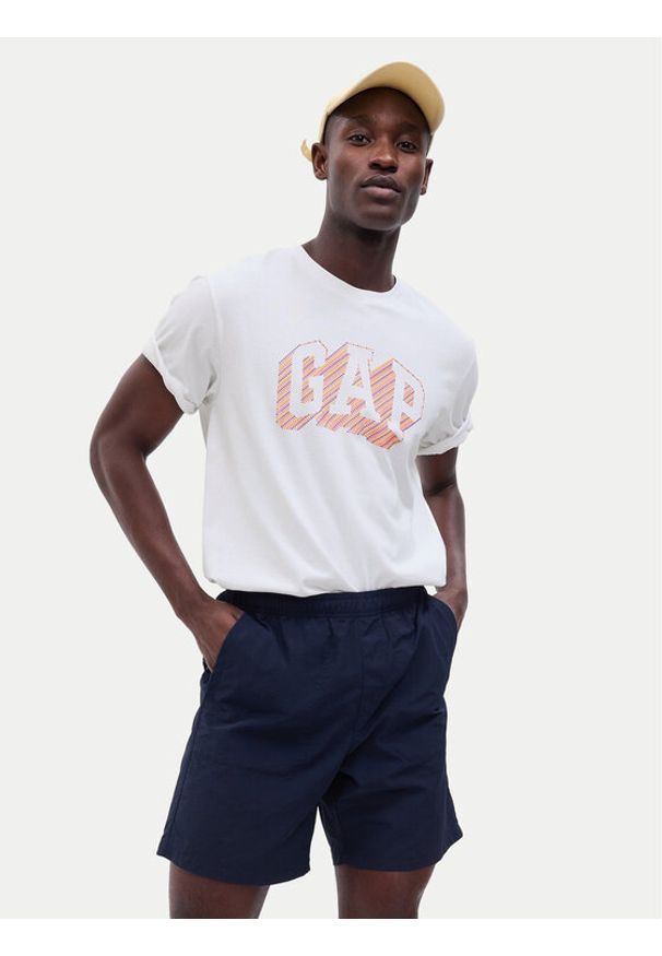 GAP - Gap T-Shirt 664011-02 Biały Regular Fit. Kolor: biały. Materiał: bawełna