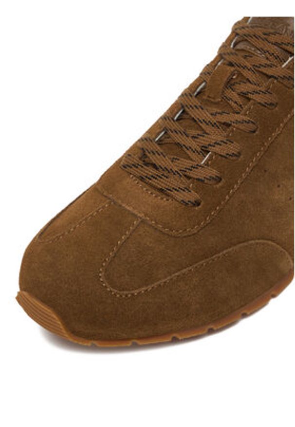 Guess Jeans Sneakersy EO-KOLORADO-01 126AM Brązowy. Kolor: brązowy. Materiał: zamsz, skóra