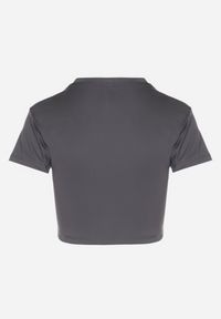 Born2be - Ciemnoszary T-shirt Crop Top Ozdobiony Literką Koliviela. Okazja: na co dzień. Kolor: szary. Materiał: jeans. Długość: krótkie. Wzór: aplikacja. Styl: elegancki, casual