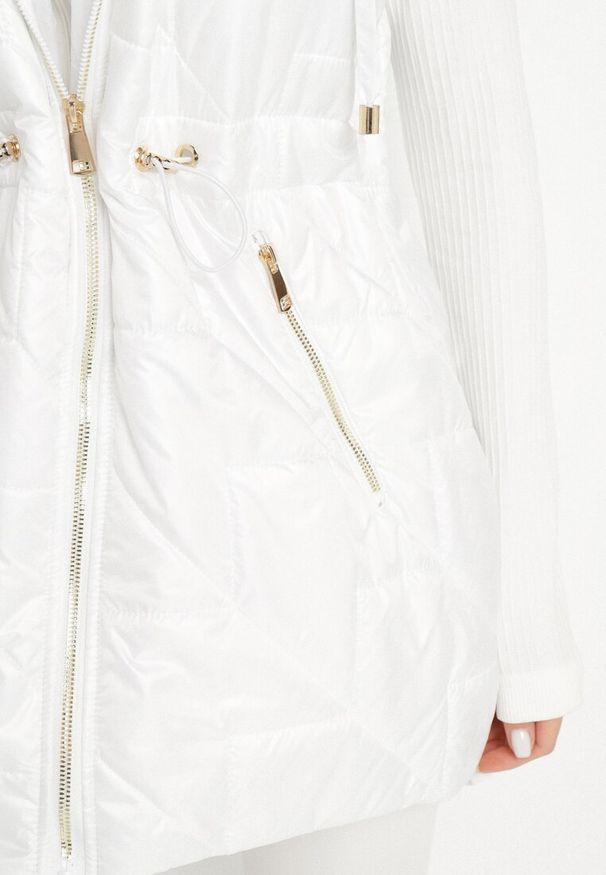 Born2be - Biała Kamizelka Pikowana z Nieodpinanym Kapturem Lisandora. Okazja: na spacer. Kolor: biały. Sezon: wiosna. Styl: klasyczny