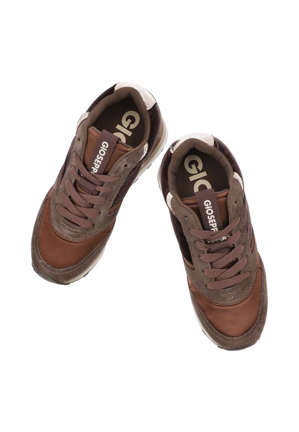 Hot Potatoes by Gioseppo - Brązowe Sneakersy Gioseppo Eleganckie Obuwie Damskie Na Koturnie. Okazja: na co dzień, na spacer. Zapięcie: sznurówki. Kolor: brązowy. Materiał: tkanina, zamsz, materiał. Obcas: na koturnie. Styl: elegancki