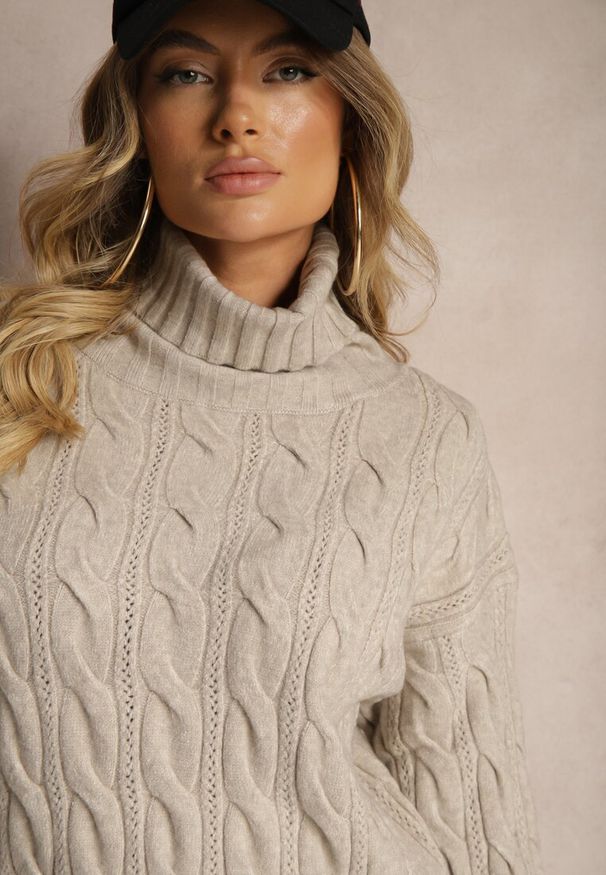 Renee - Szary Golf z Imitacją Splotu ze Ściągaczami Giovarella. Okazja: na spotkanie biznesowe. Typ kołnierza: golf. Kolor: szary. Materiał: jeans. Długość rękawa: długi rękaw. Długość: długie. Wzór: ze splotem. Styl: biznesowy, elegancki