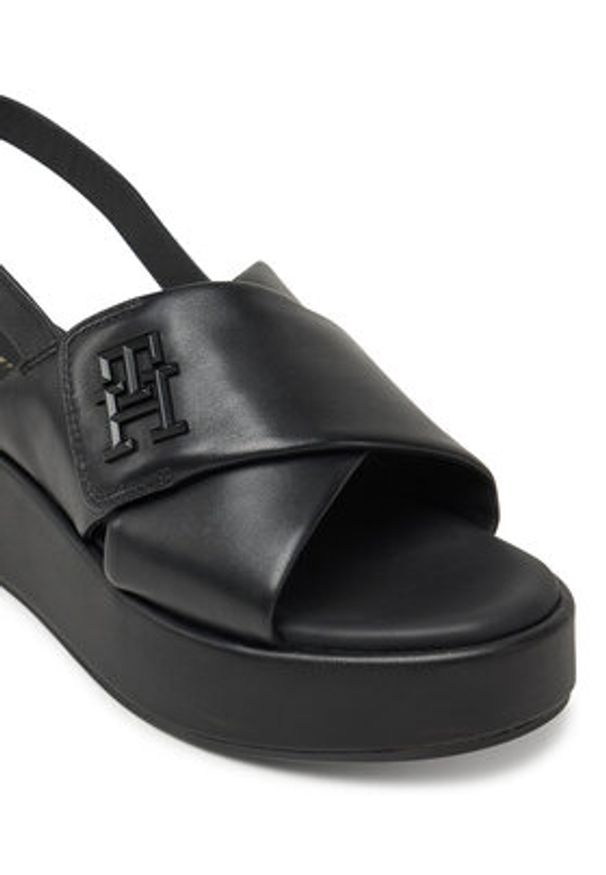 TOMMY HILFIGER - Tommy Hilfiger Sandały Th Logo Hw Padded Leather Sandal FW0FW08808 Czarny. Kolor: czarny. Materiał: skóra